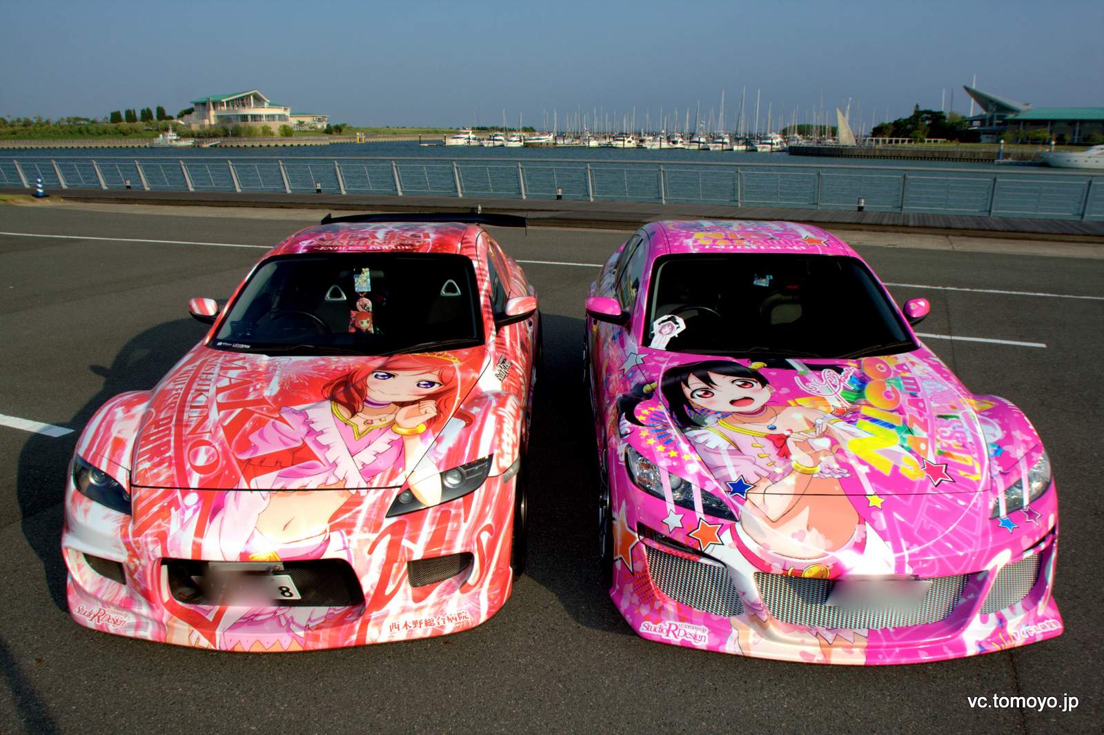 奇跡なラブライブ痛車コラボ にこエイト 真姫エイト 痛車 ラッピング ステッカー制作 痛車イベント スタジオアールデザイン